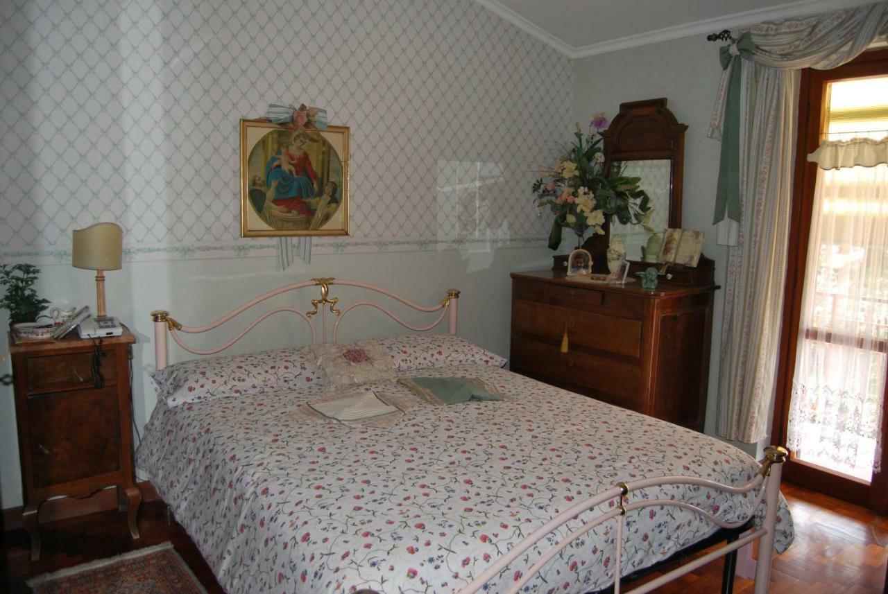 Casa Pontecorvi Bed & Breakfast เวลเลตริ ภายนอก รูปภาพ