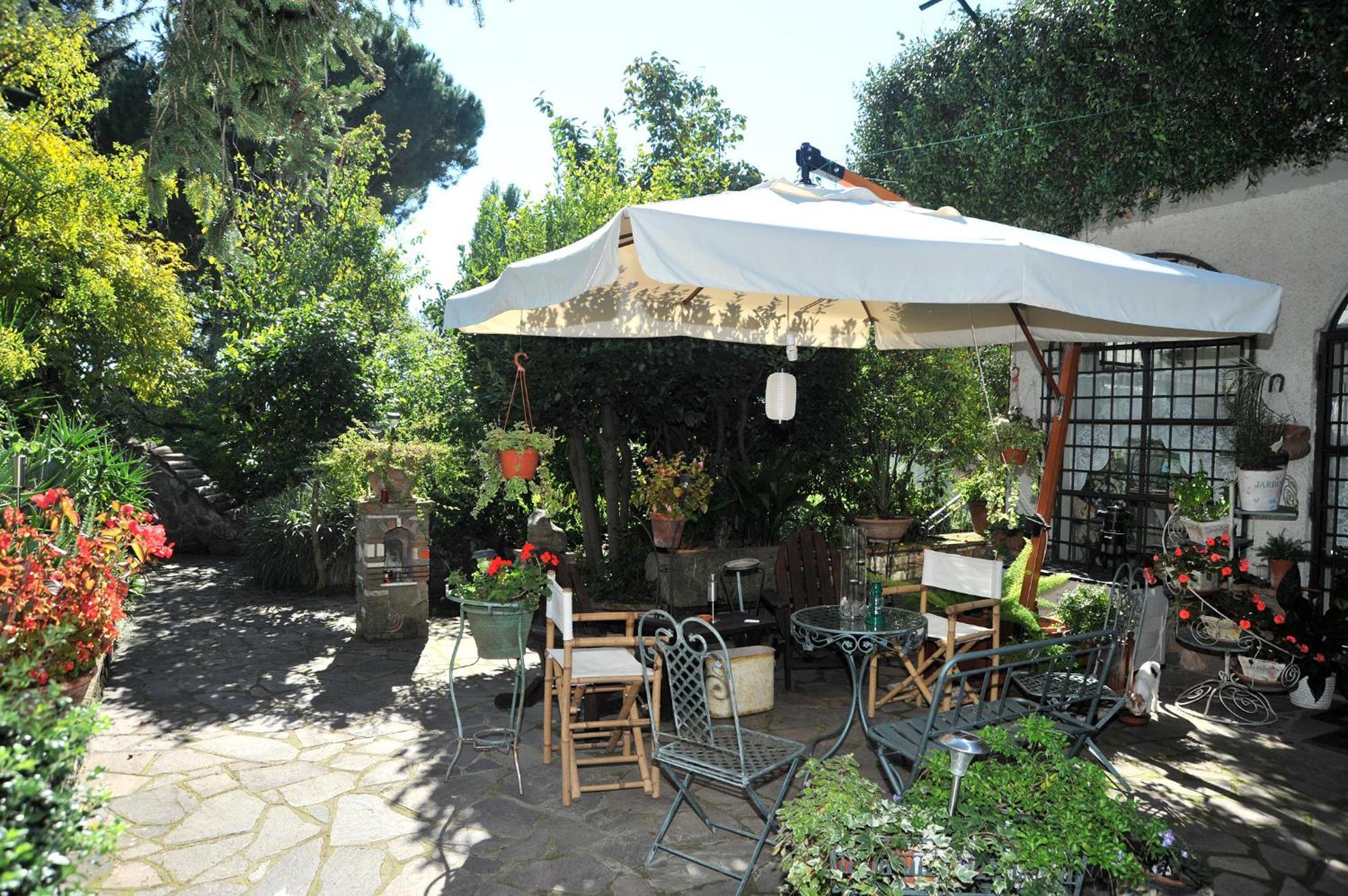 Casa Pontecorvi Bed & Breakfast เวลเลตริ ภายนอก รูปภาพ