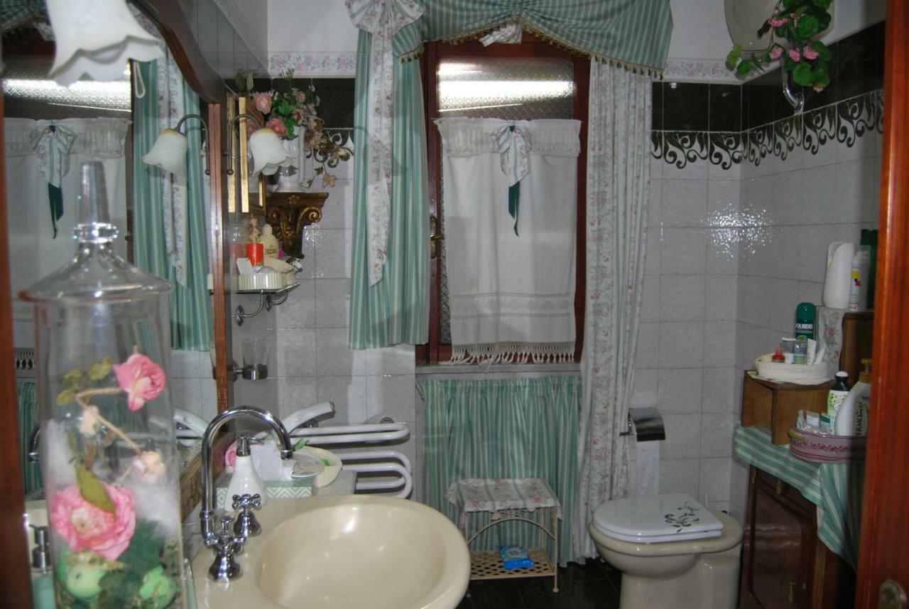 Casa Pontecorvi Bed & Breakfast เวลเลตริ ภายนอก รูปภาพ